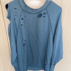 Loose ripped crew neck